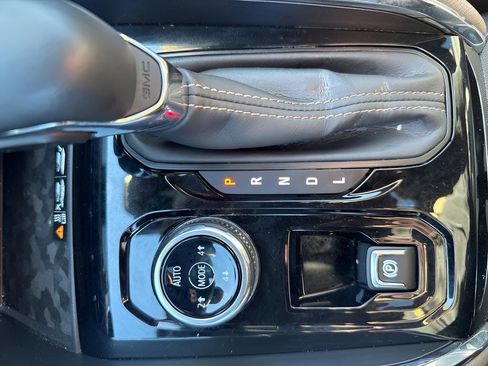 Used 2023 GMC Canyon Denali image 29