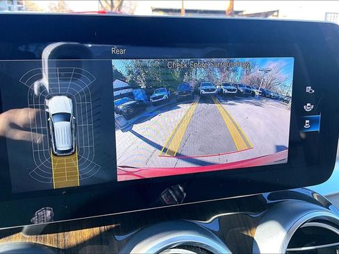 Used 2021 Mercedes-Benz GLC 300 4MATIC w/ Premium Package image 24