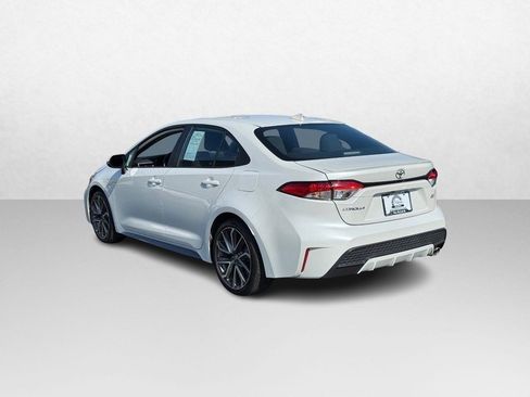 Used 2022 Toyota Corolla SE image 3