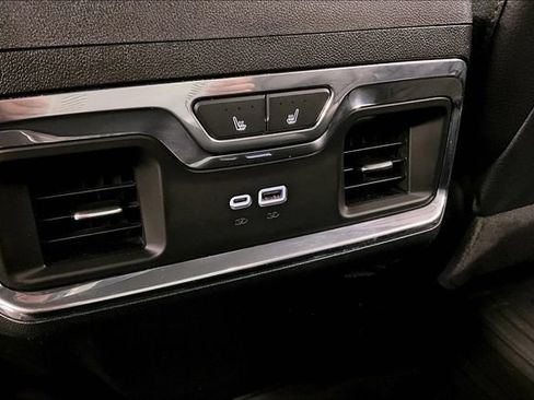 Used 2024 GMC Sierra 2500 Denali w/ Technology Package AWD/4WD image 33