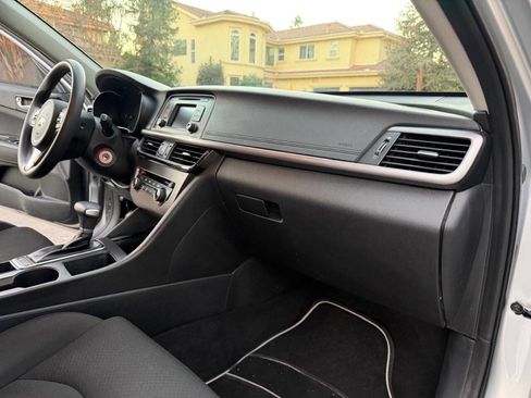 Used 2017 Kia Optima LX w/ Convenience Package image 10