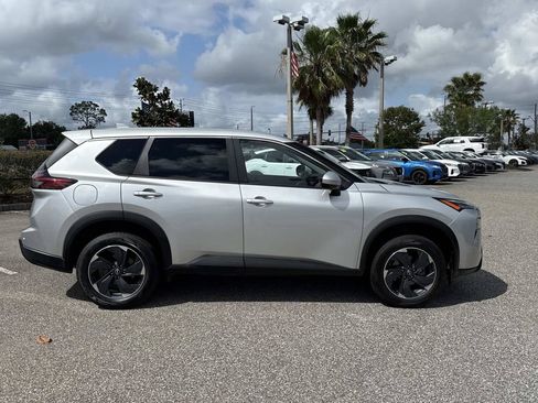Certified 2024 Nissan Rogue SV FWD image 2