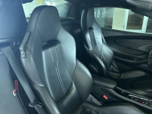 Used 2020 McLaren 570S Spider image 24