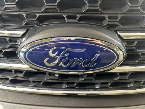 Used 2023 Ford Explorer XLT w/ Equipment Group 202A AWD/4WD image 9