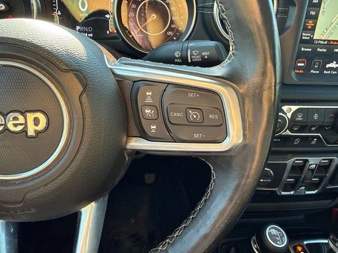 Used 2020 Jeep Gladiator Overland AWD/4WD image 19