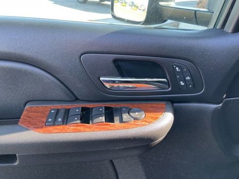 Used 2007 GMC Sierra 2500 SLT w/ EZ-Lift Tailgate Package image 14