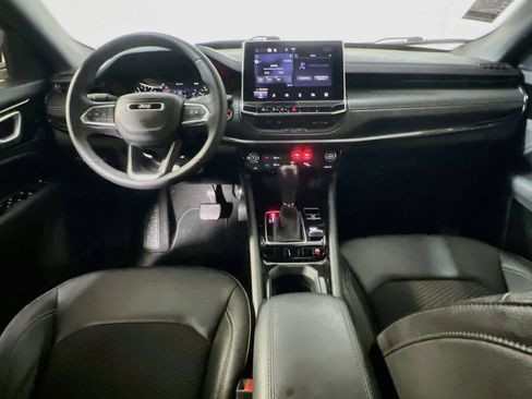 Used 2024 Jeep Compass Latitude w/ Convenience Group AWD/4WD image 29