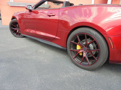 Used 2017 Chevrolet Camaro LT RWD image 25