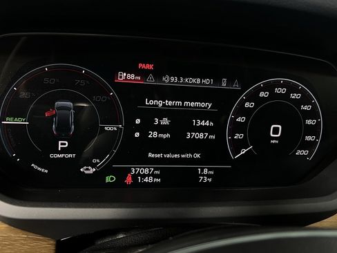 Used 2022 Audi e-tron GT Premium Plus image 21