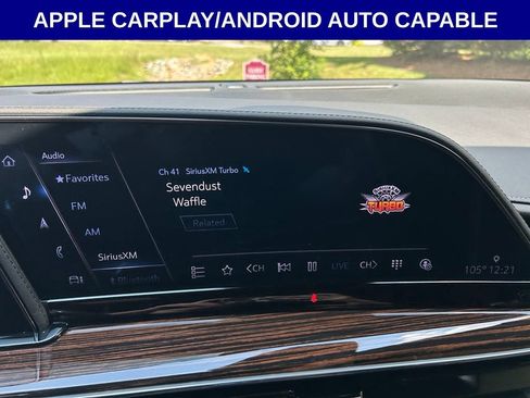 Used 2023 Cadillac Escalade Premium Luxury AWD/4WD image 18