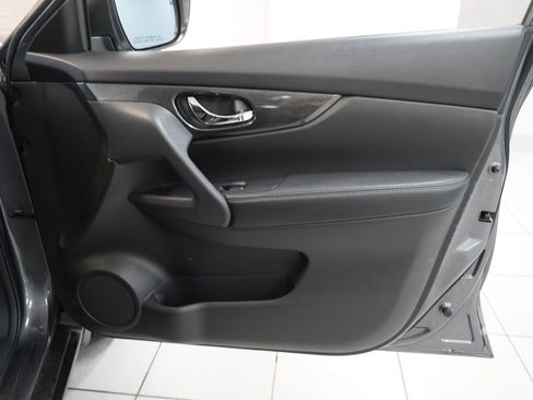 Used 2015 Nissan Rogue SL image 32