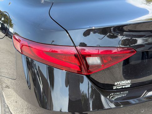 Used 2021 Alfa Romeo Giulia Sprint w/ Sun & Sound Package image 10