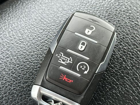 Used 2025 RAM 1500 Big Horn AWD/4WD image 36