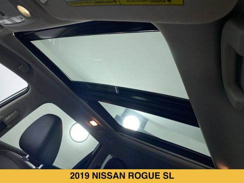 Used 2019 Nissan Rogue SL w/ Premium Package FWD image 11