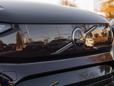 New 2025 Volvo EX90 Ultra w/ Protection Package Premier image 9