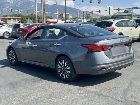 Used 2025 Nissan Altima 2.5 SV FWD image 6