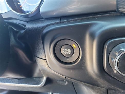 Certified 2022 Jeep Wrangler Unlimited Sahara image 26