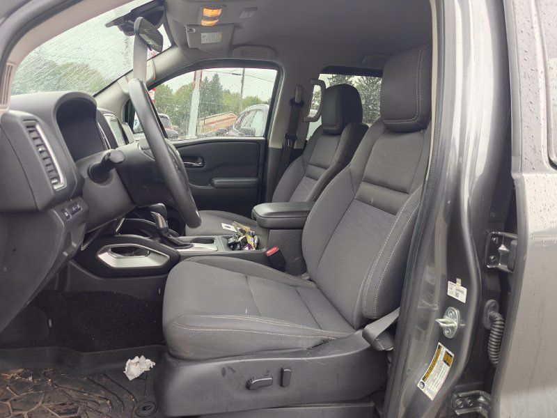 Used 2022 Nissan Frontier SV RWD image 8