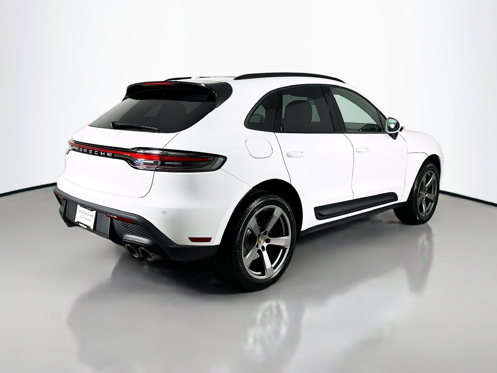 Certified 2025 Porsche Macan AWD/4WD image 9