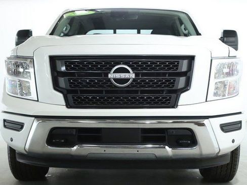 Used 2024 Nissan Titan SV w/ SV Convenience Package image 6