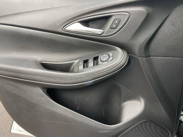 Used 2025 Buick Encore GX Preferred FWD image 17