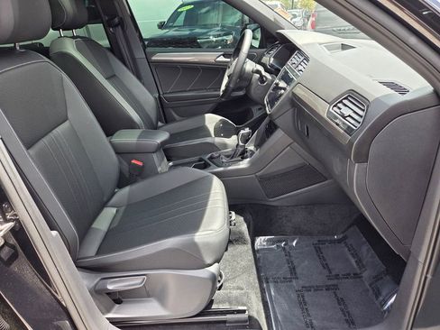 Used 2024 Volkswagen Tiguan SE R-Line AWD/4WD image 17