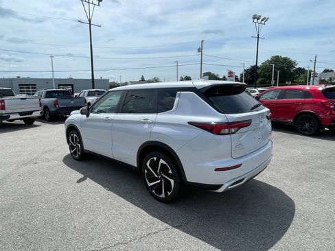 Used 2023 Mitsubishi Outlander SE AWD/4WD image 8