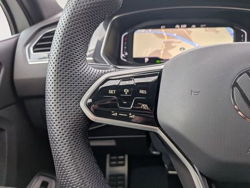 Used 2022 Volkswagen Tiguan SEL R-Line image 13