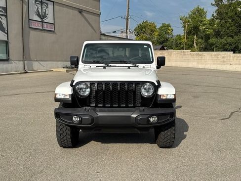 Used 2023 Jeep Gladiator Sport AWD/4WD image 10