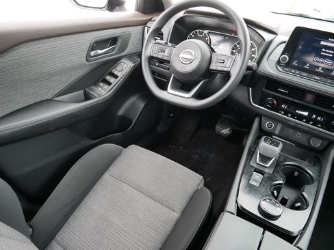 Certified 2023 Nissan Rogue SV image 9