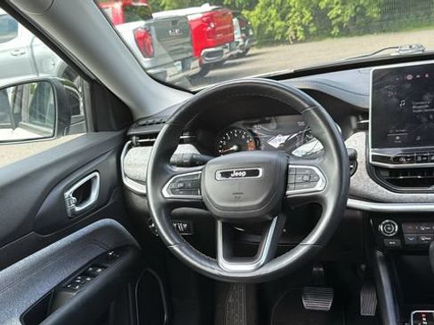 Used 2022 Jeep Compass Latitude AWD/4WD image 22