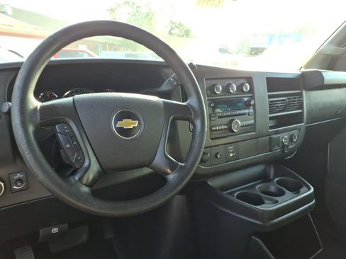 Used 2016 Chevrolet Express 2500 RWD image 16