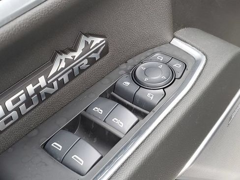 Used 2025 Chevrolet Silverado 1500 High Country AWD/4WD image 22