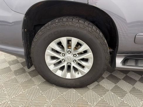 Used 2017 Lexus GX 460 AWD/4WD image 18