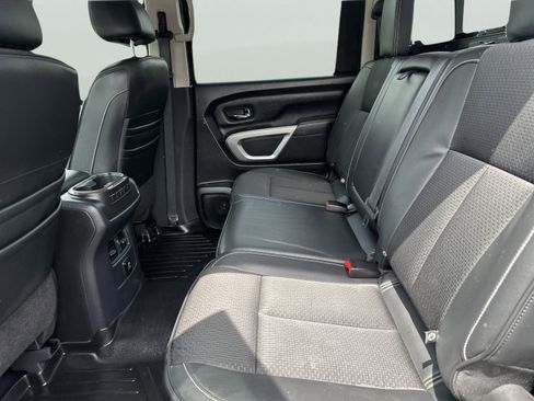 Used 2017 Nissan Titan PRO-4X image 19