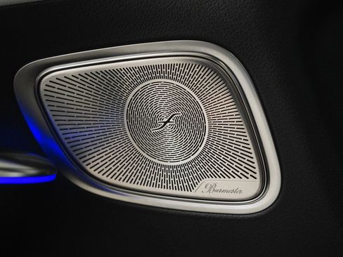 Used 2025 Mercedes-Benz GLC 350e 4MATIC image 27