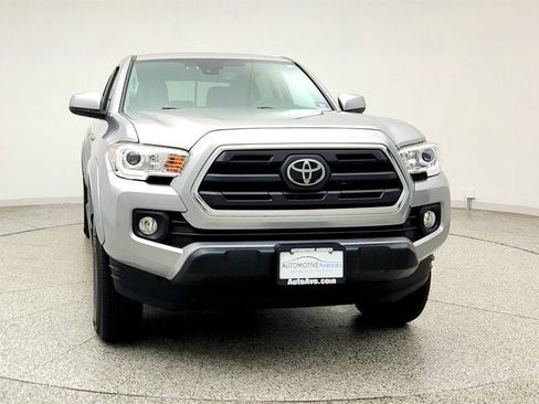 Used 2019 Toyota Tacoma SR5 AWD/4WD image 2