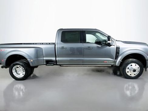 New 2026 Ford F450 Platinum w/ FX4 Off-Road Package image 8