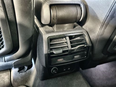 Used 2024 Audi Q3 2.0T Premium image 28