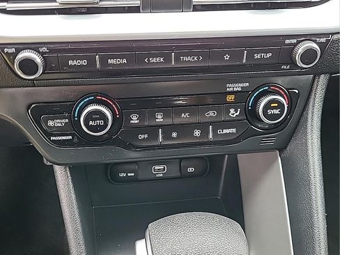 Used 2022 Kia Niro LX FWD image 26