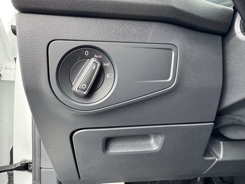 Certified 2024 Volkswagen Tiguan SE R-Line FWD image 28