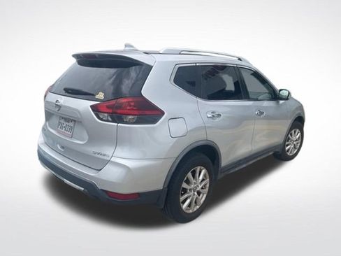 Used 2018 Nissan Rogue SV AWD/4WD image 7