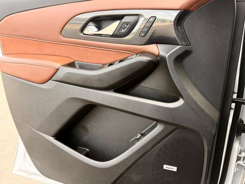 Used 2018 Chevrolet Traverse High Country AWD/4WD image 32