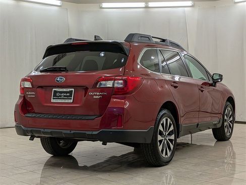 Used 2017 Subaru Outback 3.6R Limited image 9