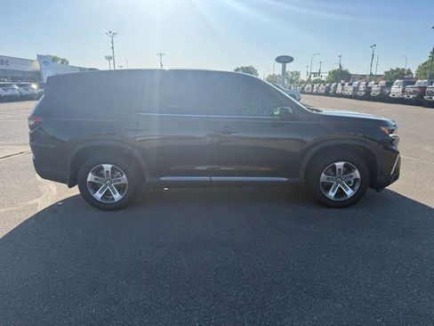 Used 2025 Honda Pilot EX-L image 11