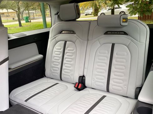 Used 2023 Rivian R1S Adventure image 42