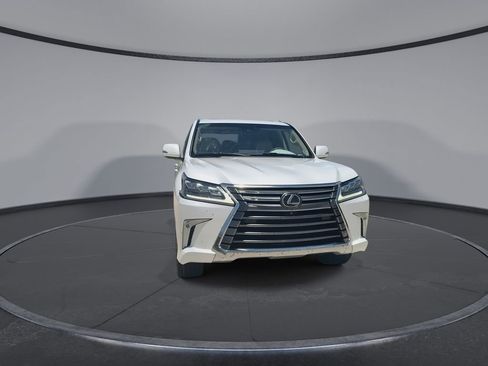 Used 2020 Lexus LX 570 4WD w/ Luxury Package image 3