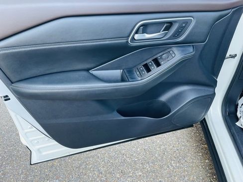 Certified 2021 Nissan Rogue SL w/ Premium Package image 27