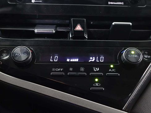 Used 2022 Toyota Camry SE FWD image 41
