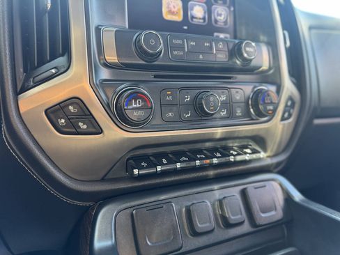 Used 2018 GMC Sierra 2500 Denali w/ Duramax Plus Package AWD/4WD image 30